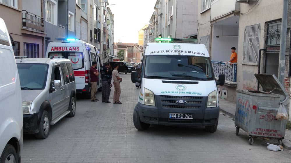 18 yaşındaki genç kızı eve giren ablası korkunç halde buldu 2